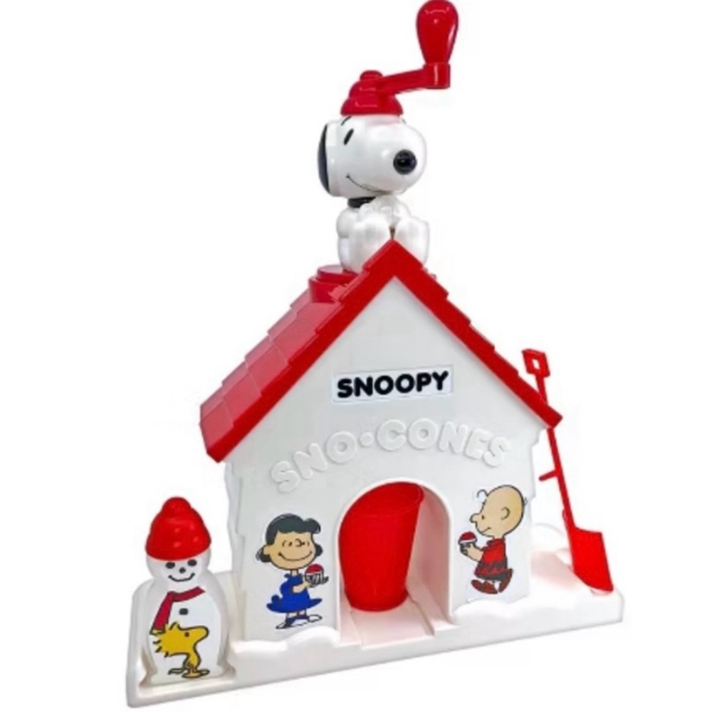 Sno-Cone Machine Peanuts Snoopy Sno-Cone Machine NEW